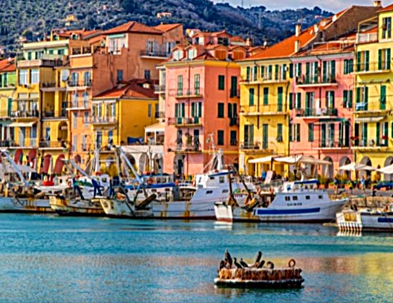 Il Professor Lucio Colletti, il quale giustamente ed acutamente rileva come la strategia della Opposizione imperiese risulti perdente in quanto basata sulla personalizzazione della battaglia politica, incentrata sui difetti anche caratteriali propri della figura del Sindaco, ricorda quei Medici dotati di ottimo intuito, diagnostico che sanno cogliere al volo i sintomi della malattia, ma non sono in grado di individuarne ed eliminarne le cause.