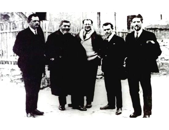 Il Processo di Savona si svolse, mentre si stava instaurando il potere di Mussolini, contro un gruppo di antifascisti, incriminati per avere favorito la fuga in Corsica di Filippo Turati.